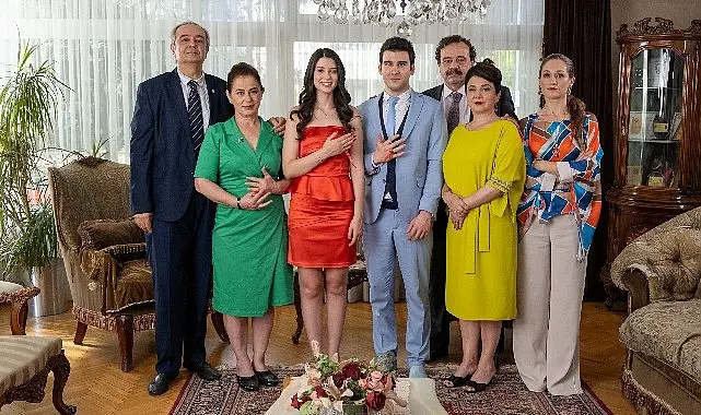 Başrollerinde Nazan Kesal, Buçe Buse Kahraman, Reha Özcan, Şerif Erol,