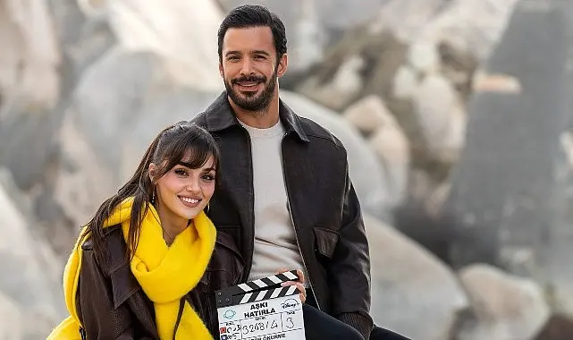 Başrollerinde Hande Erçel ve Barış Arduç’u buluşturan ‘Aşkı Hatırla’ isimli