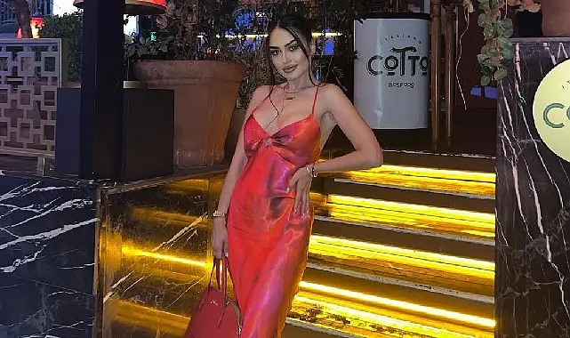 Dansla oyunculuğu birleştirdiği sahne şovuyla adından söz ettiren Elif Küçükbakar,