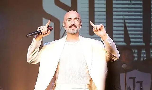 Türk pop müziğinin sevilen ismi Soner Sarıkabadayı, Kocaeli Jolly Joker’deki