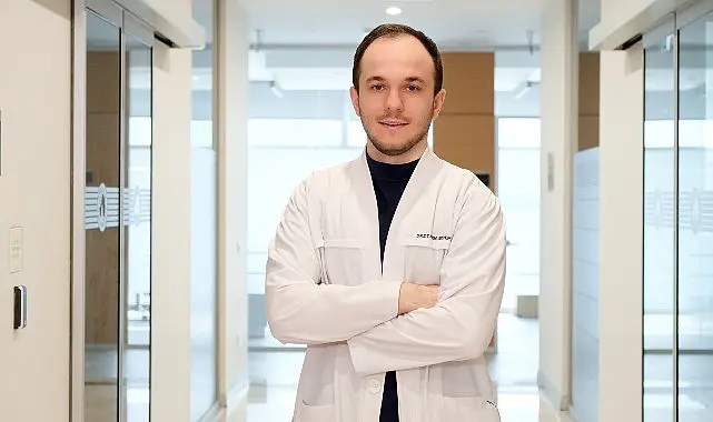 Kemik desteğini zigomatik kemikten alan implant türüne zigomatik implant denildiğini