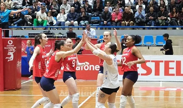 Aydın’ın Sultanları, Aydın Mimar Sinan Kapalı Spor Salonu’nda oynanan karşılaşmayı
