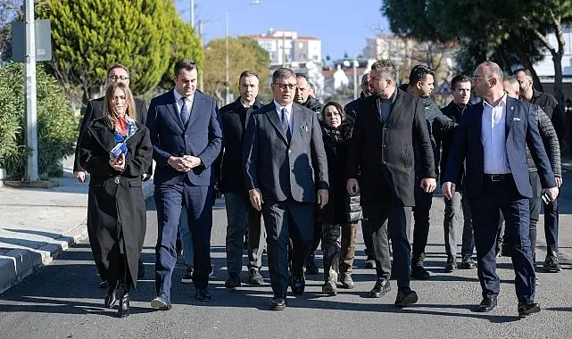 İzmir Büyükşehir Belediye Başkanı Dr. Cemil Tugay, Buca’da sahaya inerek