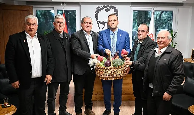 Bornova Belediye Başkanı Ömer Eşki, Bornova Tarımsal Kalkınma Kooperatifi üyelerini