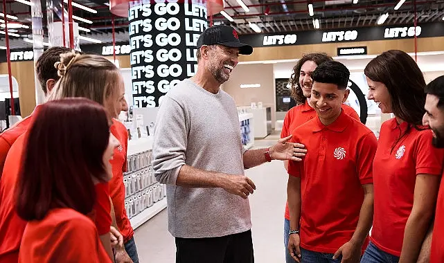 Futbol tarihinin unutulmaz teknik direktörlerinden, Alman futbol adamı Jürgen Klopp,