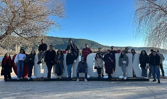 İzmir Büyükşehir Belediyesi’nin düzenlediği “Gençler İzmir’i Geziyor” projesi kapsamında yeni