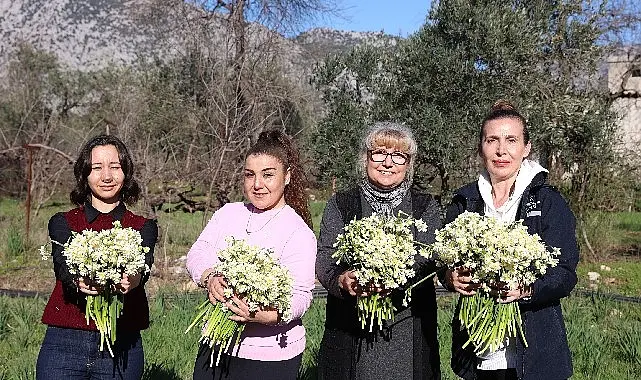 Antalya Büyükşehir Belediye Başkanı Muhittin Böcek’in yerelden kalkınma projeleri kapsamında