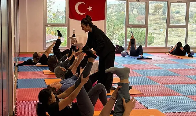 İzmir’de yaşayan Multiple Skleroz (MS) hastalarının denge ve çekirdek kas