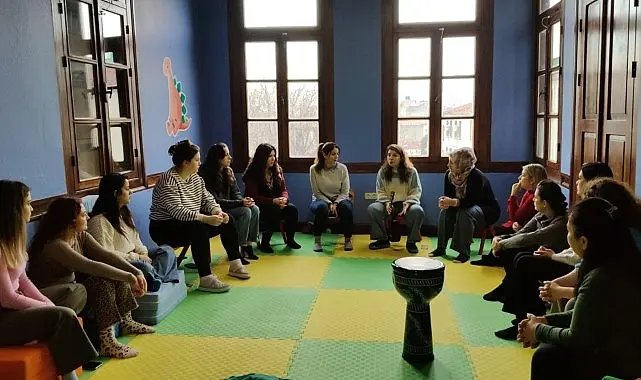 Konak Belediyesi Mutlu Çocuklar Oyun Evleri’nde eğitim veren öğretmenler bu
