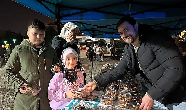 Nilüfer Belediyesi, Miraç Kandili’nde ilçenin 13 farklı mahallesindeki camilerde, vatandaşlara