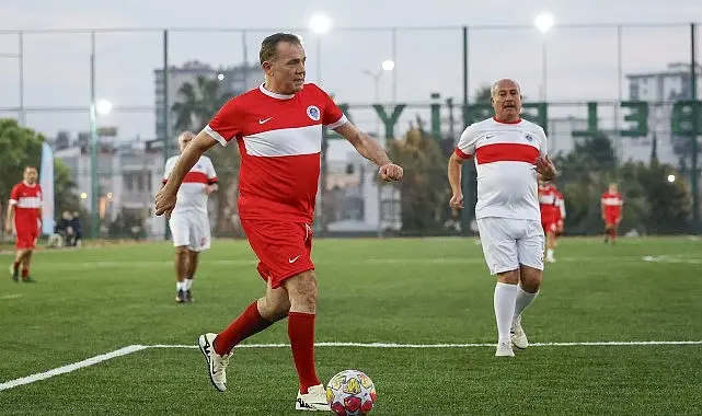 Mersin Yenişehir Belediyesinin Eğriçam Mahallesi’nde yenilediği futbol sahasına geçtiğimiz ay