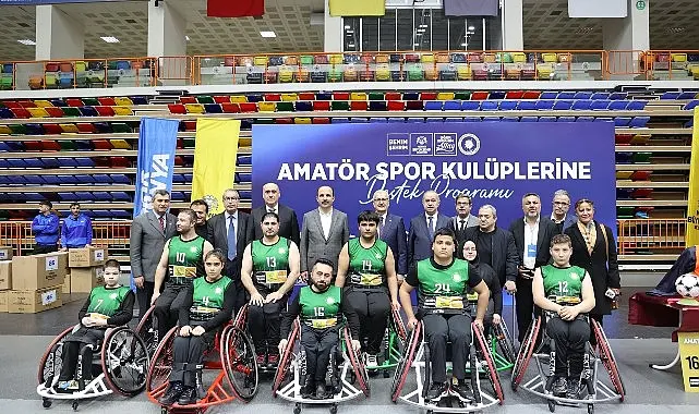 Malzeme dağıtım programına katılarak amatör sporcularla ve yöneticilerle bir araya