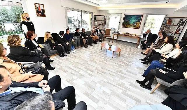 İzmirli belediye başkanlarının eşleri, İzmir Büyükşehir Belediye Başkanı Dr. Cemil