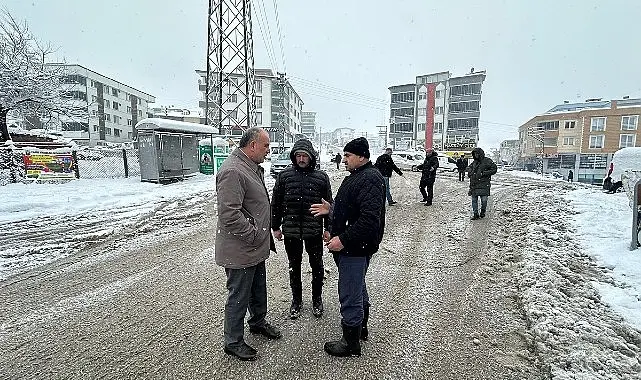 Canik Belediye Başkanı İbrahim Sandıkçı, Canik’in tüm mahallelerinde karla mücadele