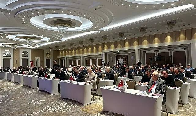 Kemer Belediye Başkanı Necati Topaloğlu, Akdeniz Belediyeler Birliği tarafından Afyon’da