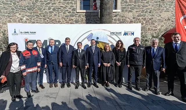 İzmir Büyükşehir Belediye Başkanı Dr. Cemil Tugay, alanında uzman isimleri
