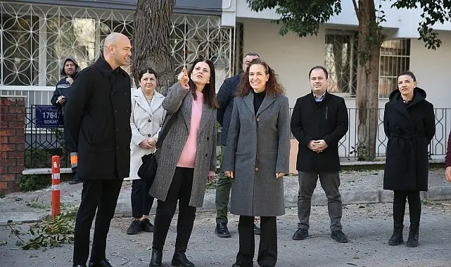 Karşıyaka’nın dört bir yanında vatandaşlarla buluşmaya ve hizmetlerini yerinde denetlemeye