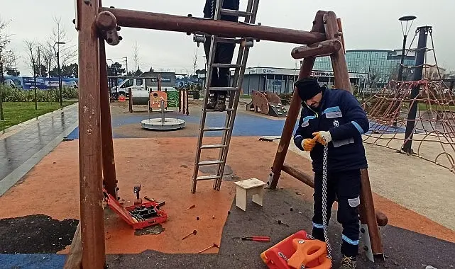 Büyükşehir, soğuk kış günlerinde de vatandaşların ortak kullanım alanlarında bakım