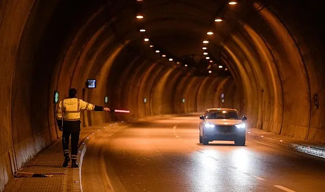 İzmir Büyükşehir Belediyesi, Konak Tüneli’nde güvenli yolculuk için denetimlerini sürdürüyor.