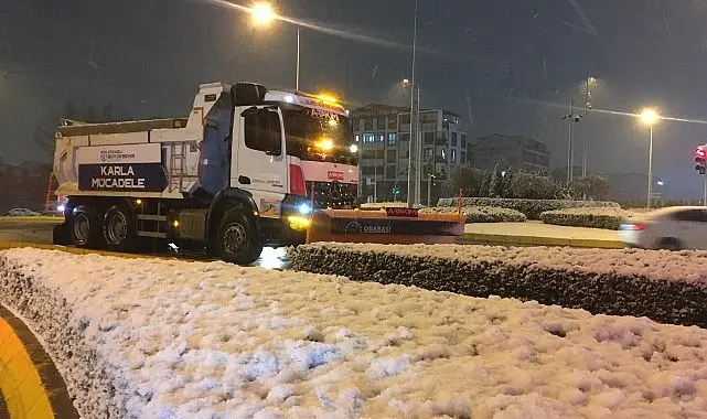 Büyükşehir, kentin yüksek kesimleri başta olmak üzere ilçeler ve kırsal