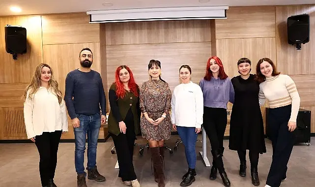 Öğretmenler, “Öğrencilerle Etkili İletişim ve Motivasyon Teknikleri” ve “Etkili İletişim,