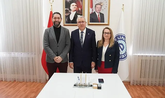 Ege Üniversitesi akademisyenleri göz rahatsızlıkları arasında yaygın olarak görülen Oküler
