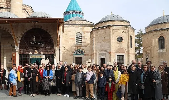 Konya Büyükşehir Belediyesi düzenlediği organizasyonda farklı ülkelerden büyükelçileri ve eşlerini