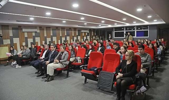 Çankaya Belediyesi’nin Ankara Eczacı Odası işbirliğiyle düzenlediği Eczane Destek Personeli