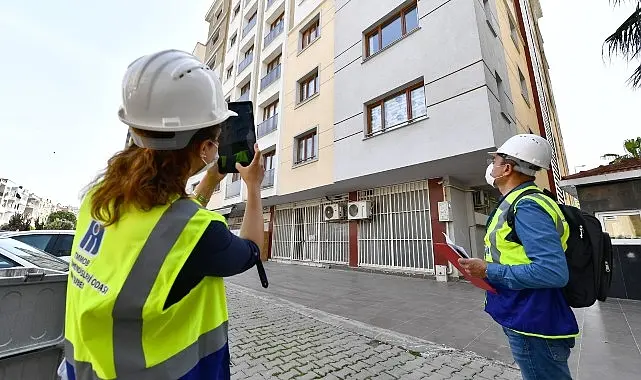 İzmir Büyükşehir Belediyesi’nin yapı envanteri çalışmaları kapsamında Bayraklı ve Bornova’daki