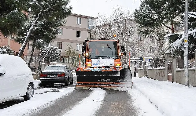 Kadıköy Belediyesi, İstanbul’da etkili olması beklenen kar yağışı için hazırlıklarını