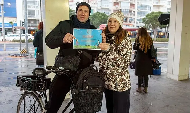 Karşıyaka Belediyesi, ‘Dünya Bisikletle İşe Gitme Günü’nde düzenlediği sürüş etkinliğiyle