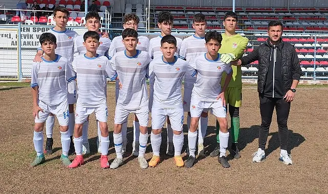 Kemer Belediye Merkez Spor U15 takımı kendi evinde ağırladığı Yeni
