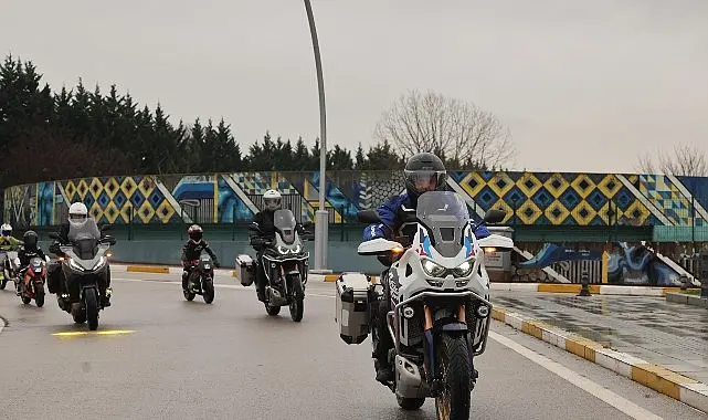 Kocaeli Büyükşehir Belediye Başkanı Doç.Dr.Tahir Büyükakın, bugün Kocaeli Kongre Merkezi’ne