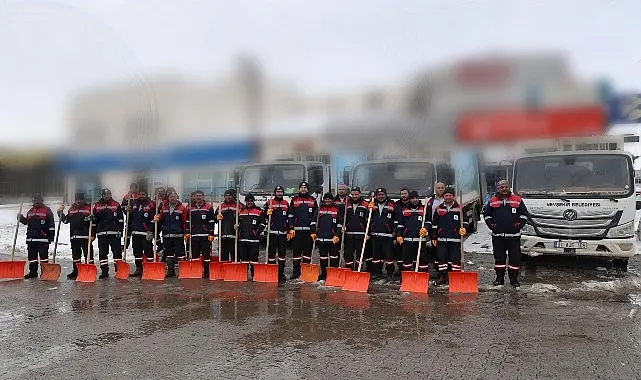 Nevşehir Belediyesi karla mücadele ekipleri Sanayi Bölgesinde kar temizliği ve