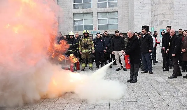 Nilüfer Belediyesi Halk Evi Binası’nda yangın tatbikatı yapıldı. Önceden haber