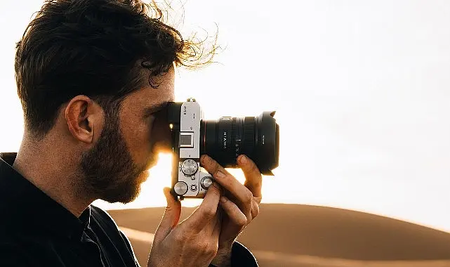 Sony, yüksek çözünürlüklü ultra geniş açı ve rahat taşınabilirliği bir