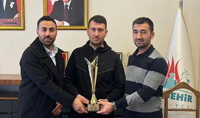 Erkekler Salon Hokeyi Süper Liginde Türkiye İkincisi olan Nevşehir Belediyesi