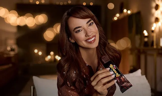 Kek kategorisinin sevilen markalarından ETi Browni Intense’inyeni reklam yüzü sevilen