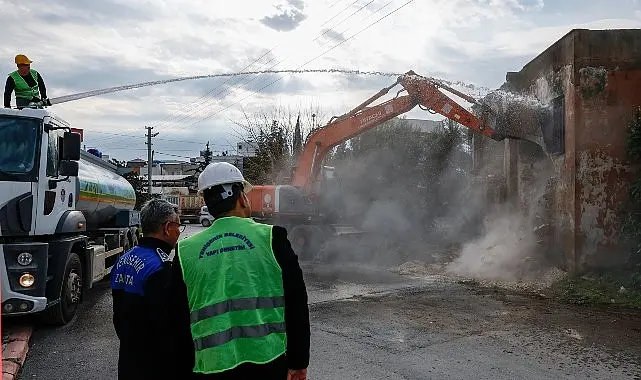 Mersin Yenişehir Belediyesi, halk sağlığını tehdit eden, kent estetiğini bozan