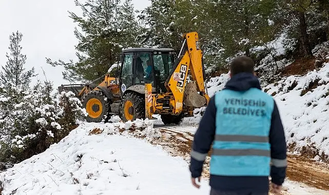 Mersin Yenişehir Belediyesi Fen İşleri Müdürlüğü ekipleri, yüksek rakımlı kırsal