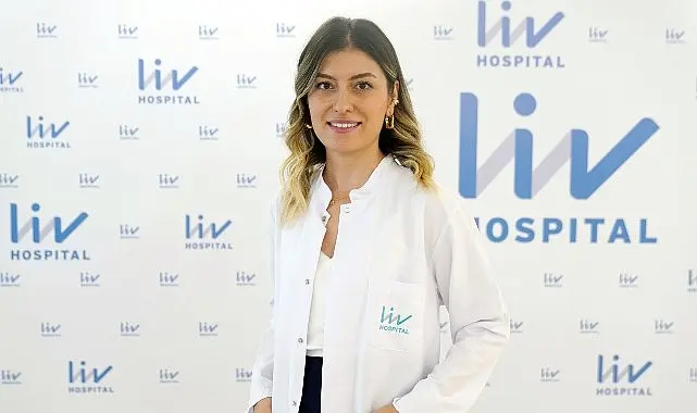 Zona, suçiçeğine neden olan Varicella-Zoster virüsünün (VZV) latent hale geçtikten