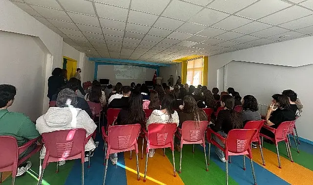 İstanbul Gelişim Üniversitesi, Bakırköy Belediyesi Etüt Merkezi’nde üniversite hazırlık kursuna