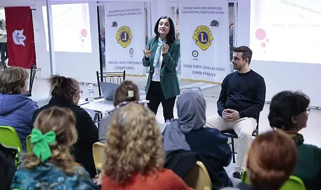 Konak Belediyesi semt merkezlerindeki kurslara katılarak kendilerini geliştiren, özellikle de