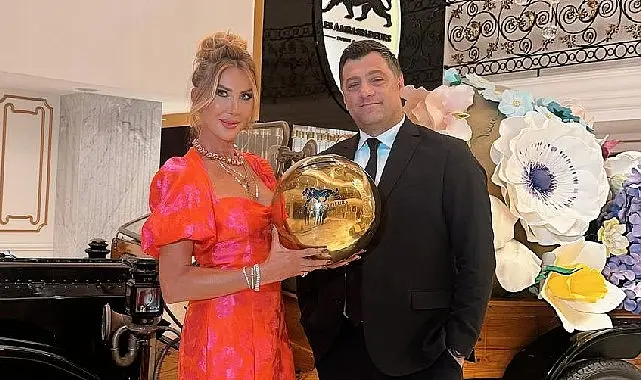 Gizem Özdilli, Kıbrıs Les Ambassadeurs Hotel’in Yaz Karnavalında Sunuculuk Yaptı